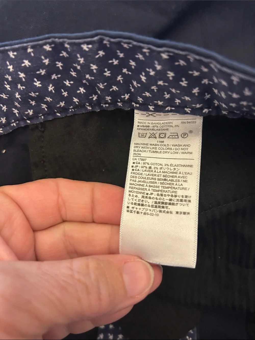 Banana Republic Men's Navy Aiden Short Size 36 EUC